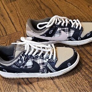 1 low Travis Scott “Plaid and Paisley” size 8